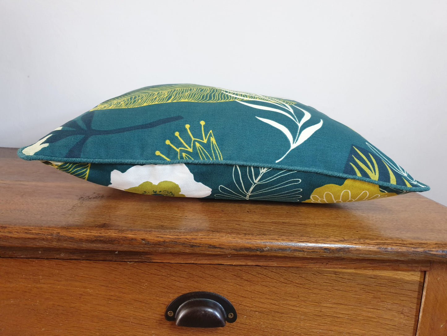 Levande Leaf Pattern Cotton Scatter Cushion Cover